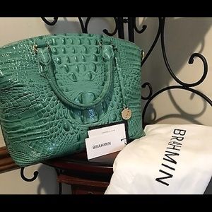 Shoulder/Crossbody Mint Green Brahmin bag.